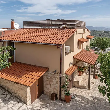 Earino Apartment