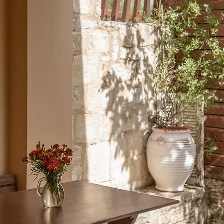 Earino Apartment Kato Asites